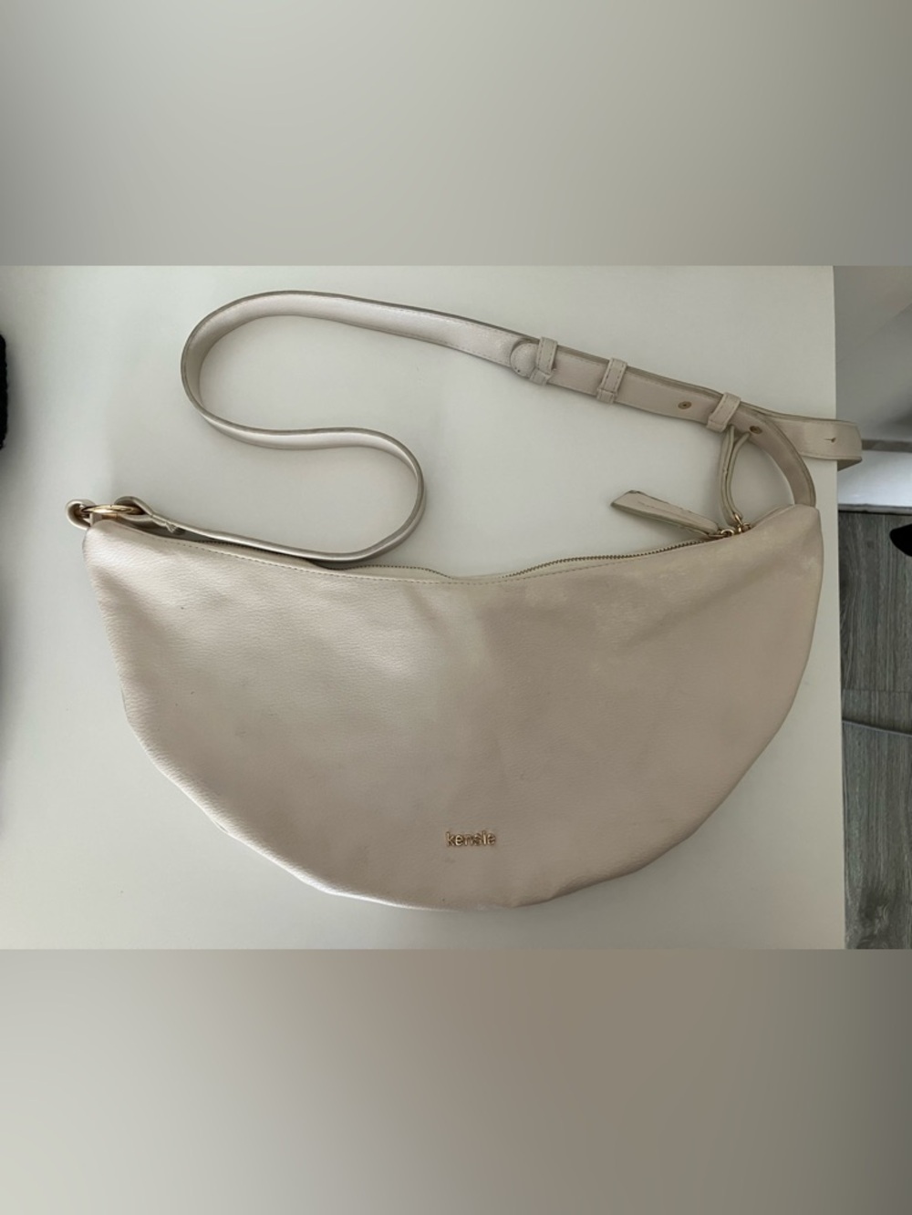 Kensie shoulder bag with adjustable strap.